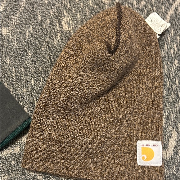 The North Face Dark Green Knit Beanie & Carhartt brown beanie. Top winter brands - Picture 14 of 16